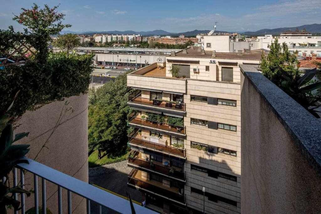 Atico Con Gran Terraza En El Corazon De Girona Apartment Exterior photo